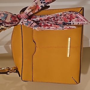 Steve Madden Mustard Crossbody bag